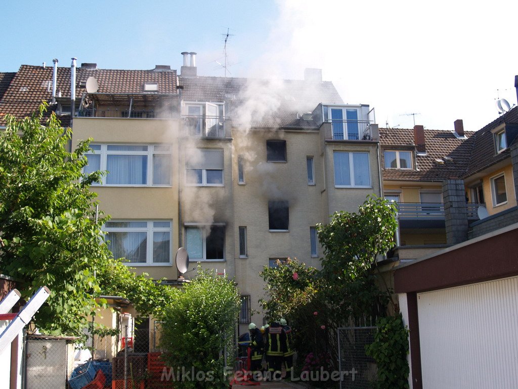 Brand Wohnung mit Menschenrettung Koeln Vingst Ostheimerstr  P031.JPG